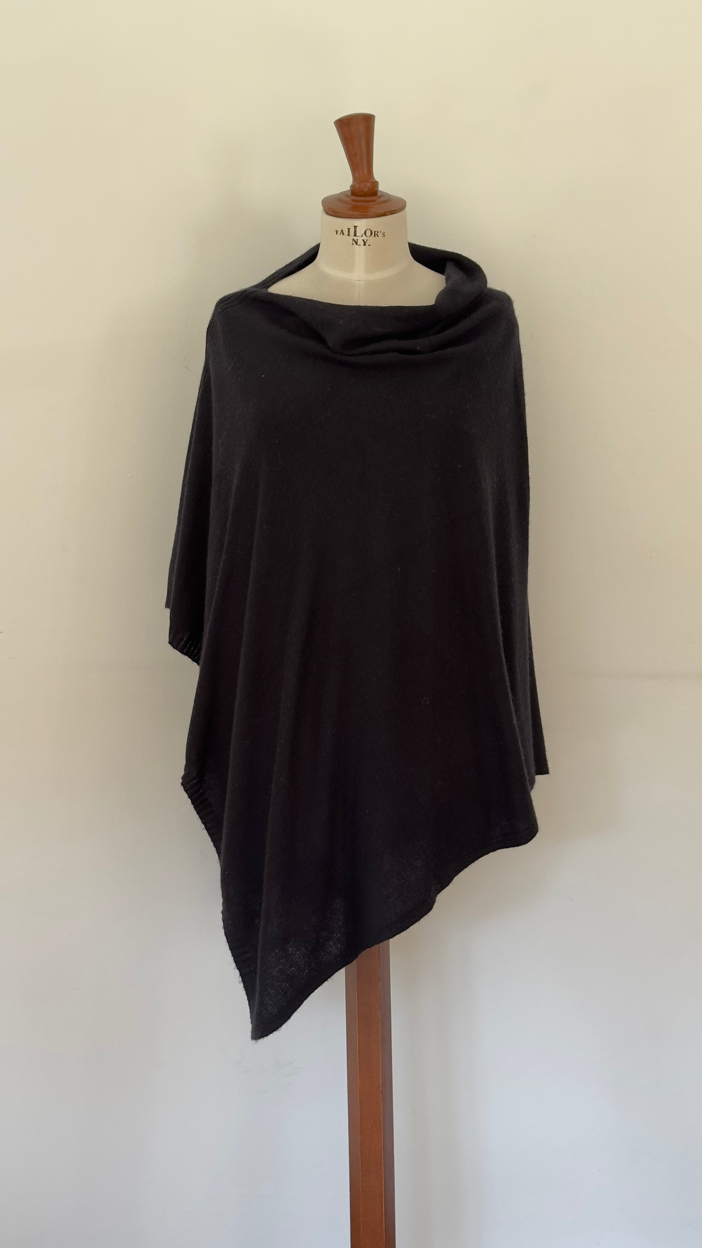 Poncho Total Black